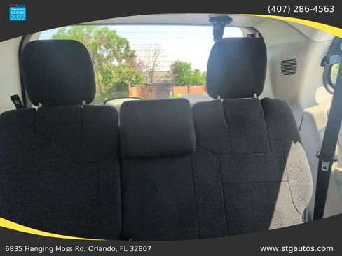 Used 2013 Dodge Grand Caravan SXT w/ Rear Park Assist Pkg image 22