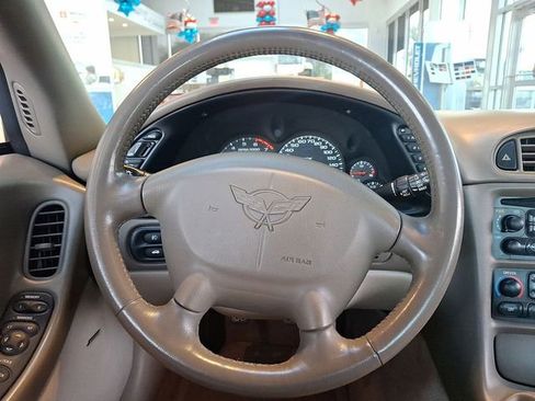 Used 2004 Chevrolet Corvette Coupe w/ Preferred Equipment Group RWD image 3