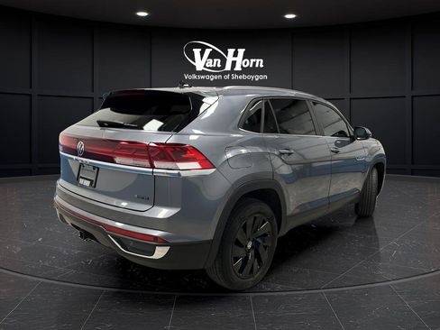Used 2024 Volkswagen Atlas Cross Sport SE w/ Black Wheel Package AWD/4WD image 8