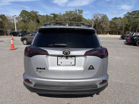 Used 2018 Toyota RAV4 LE image 3
