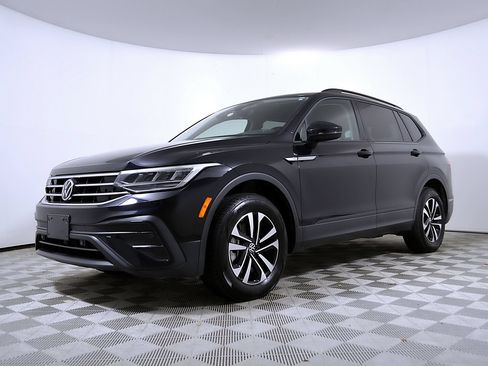Used 2024 Volkswagen Tiguan S AWD/4WD image 2