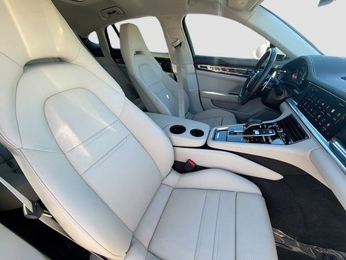 Used 2023 Porsche Panamera 4S w/ Premium Package image 14