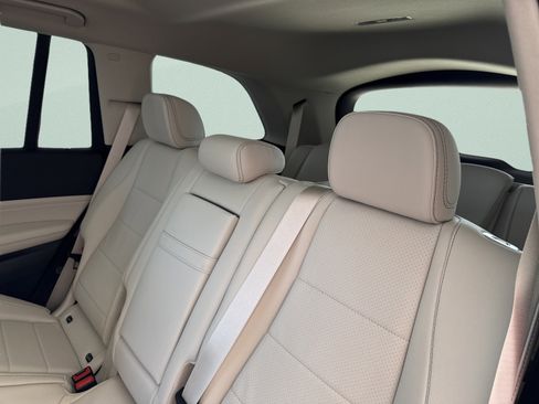 Certified 2026 Mercedes-Benz GLS 450 4MATIC image 33