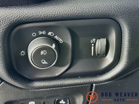 Used 2020 RAM 1500 Big Horn AWD/4WD image 12