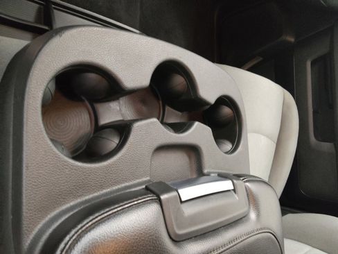 Used 2022 RAM 1500 Classic SLT RWD image 26