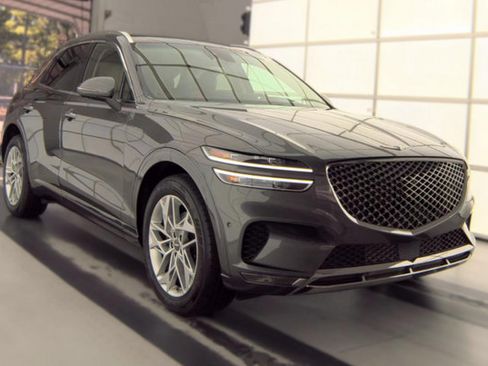 Used 2022 Genesis GV70 2.5T w/ Advanced Package AWD/4WD image 2