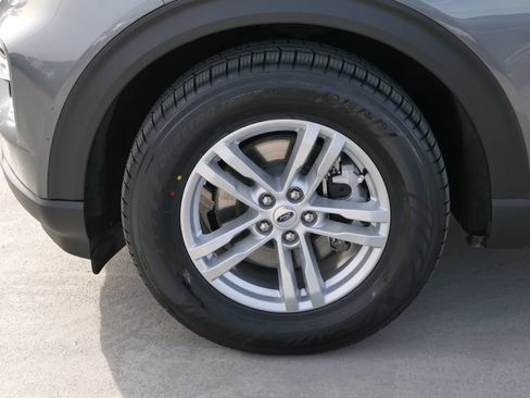 Used 2024 Ford Explorer XLT w/ Equipment Group 202A AWD/4WD image 10