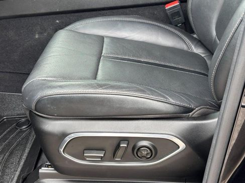Used 2022 Jeep Wagoneer Series II w/ Flexible Seating Group AWD/4WD image 18