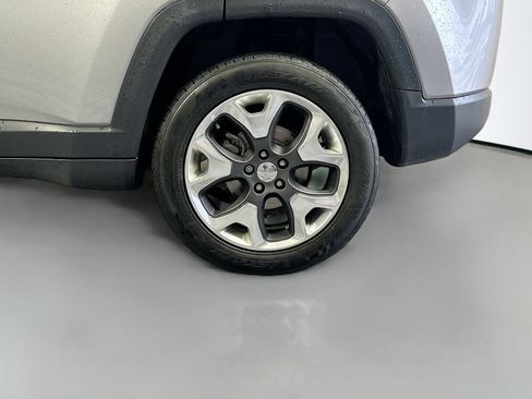 Used 2018 Jeep Compass Limited AWD/4WD image 30