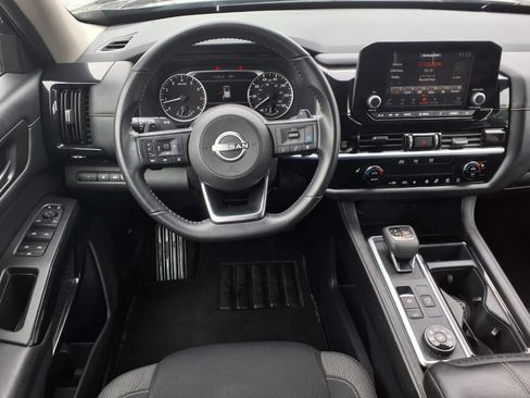 Used 2025 Nissan Pathfinder SV AWD/4WD image 4