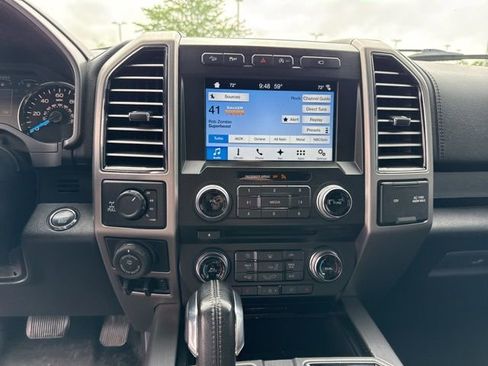 Used 2017 Ford F150 Platinum w/ Equipment Group 701A Luxury AWD/4WD image 30