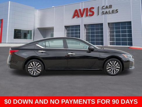 Used 2025 Nissan Altima 2.5 SV FWD image 5