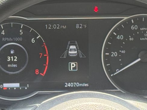 Used 2025 Nissan Versa SV FWD image 39