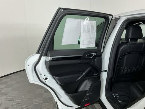 Used 2017 Porsche Cayenne AWD/4WD image 25
