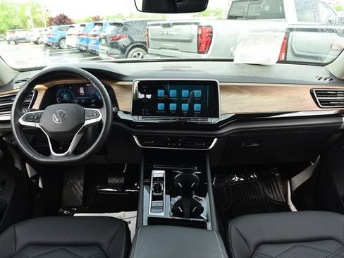 Used 2025 Volkswagen Atlas SE image 7