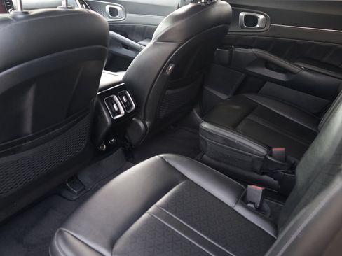 Used 2023 Kia Sorento SX FWD image 13