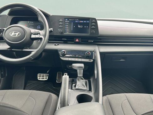 Certified 2025 Hyundai Elantra Sport image 14