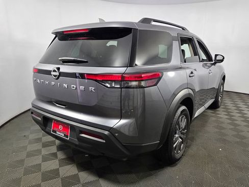 Used 2025 Nissan Pathfinder SV FWD image 8