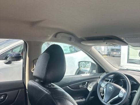 Used 2015 Nissan Rogue SV FWD image 21