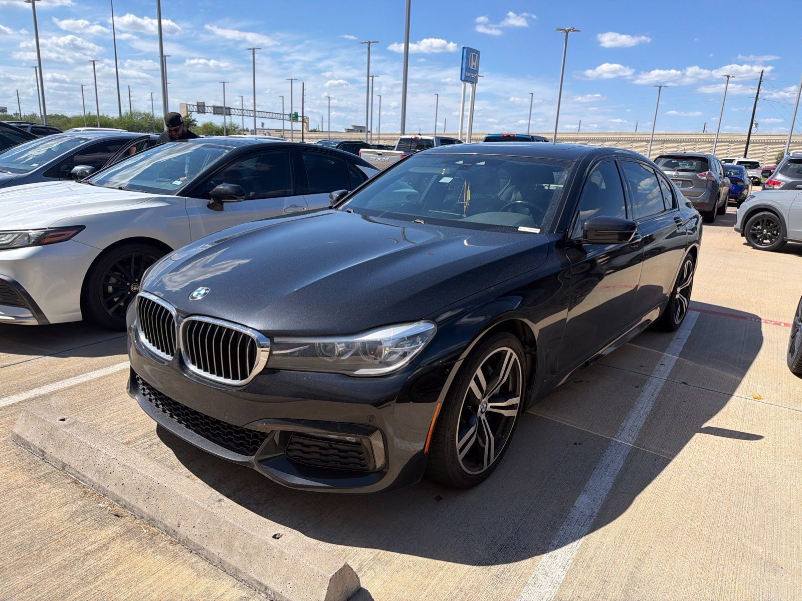 Used 2019 BMW 740i w/ M Sport Package RWD image 1