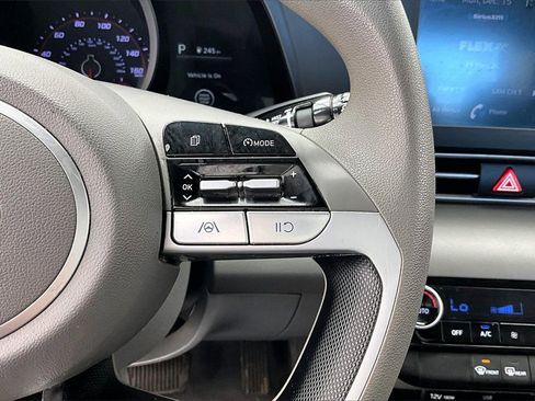 Used 2023 Hyundai Elantra SEL image 19