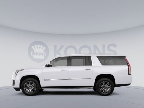 Used 2020 Cadillac Escalade ESV Luxury w/ LPO, Radiant Package AWD/4WD image 2