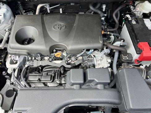 Used 2025 Toyota RAV4 LE image 27
