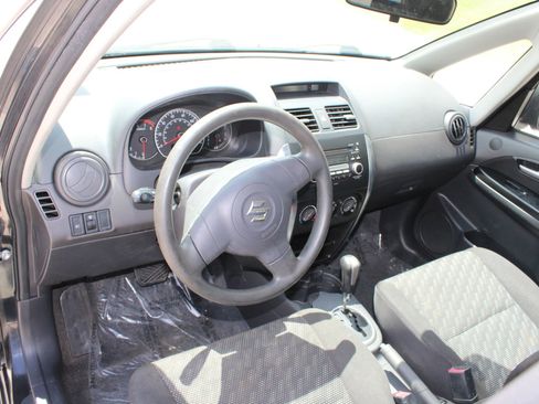 Used 2007 Suzuki SX4 AWD Hatchback image 10