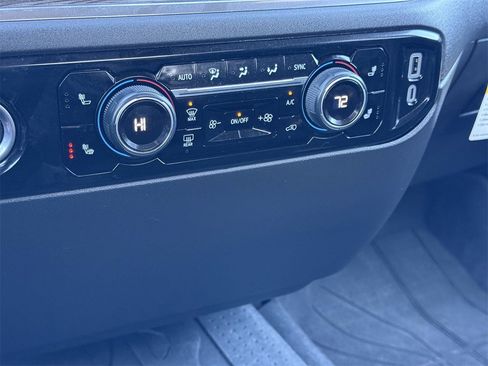 Used 2024 Chevrolet Silverado 1500 LT image 19