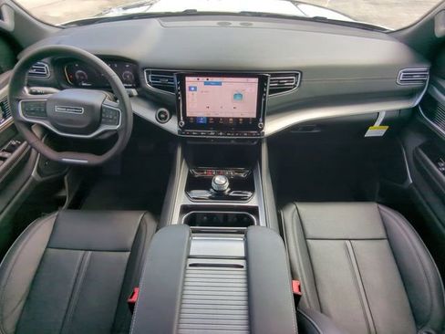 New 2026 Jeep Grand Wagoneer 2WD image 19