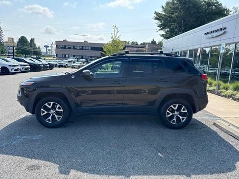 Used 2016 Jeep Cherokee Trailhawk w/ Comfort/Convenience Group AWD/4WD image 4