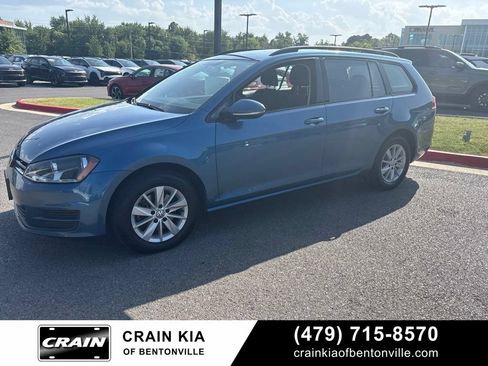 Used 2016 Volkswagen Golf S FWD image 3