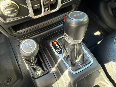 Used 2021 Jeep Gladiator Overland w/ Popular Equipment Package image 27