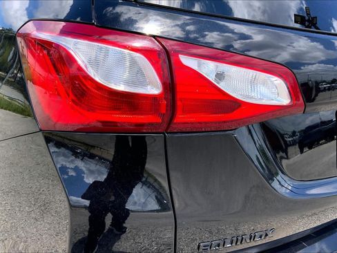 Used 2019 Chevrolet Equinox LS w/ LS Convenience Package FWD image 28