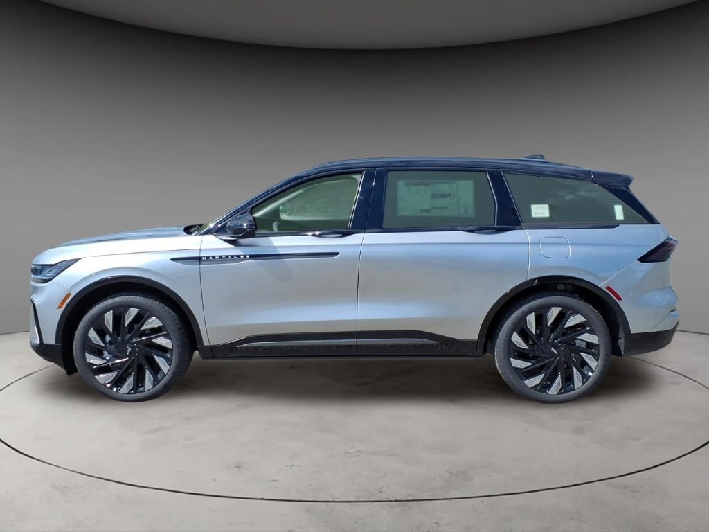 New 2026 Lincoln Nautilus Reserve w/ Jet Appearance Package AWD/4WD image 2