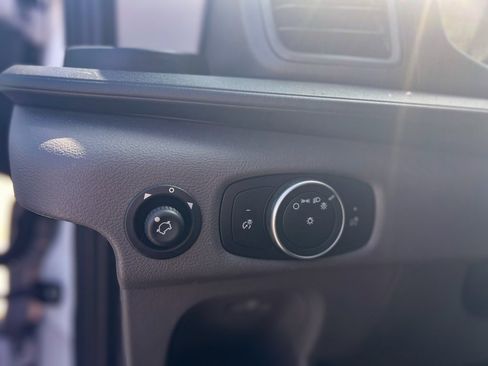 Used 2020 Ford Transit 350 XL image 28