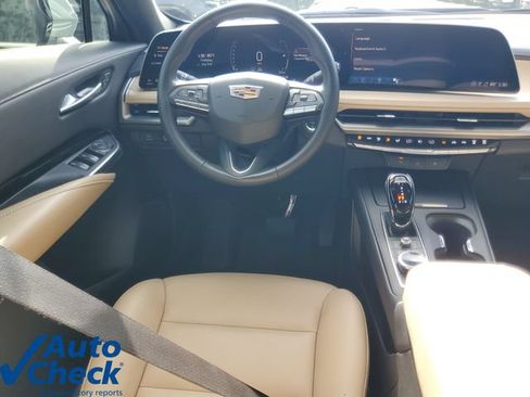 Certified 2024 Cadillac XT4 Luxury FWD image 18