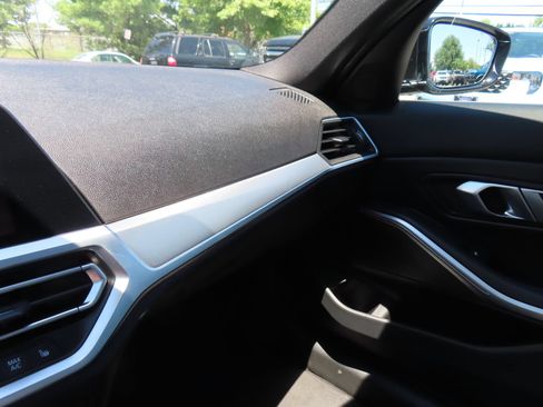 Used 2022 BMW 330i xDrive Sedan w/ Driving Assistance Package AWD/4WD image 22