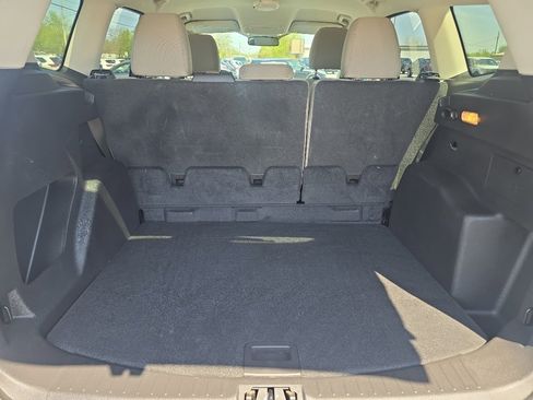 Used 2017 Ford Escape SE AWD/4WD image 10