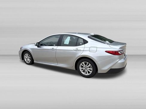Used 2026 Toyota Camry LE FWD image 9