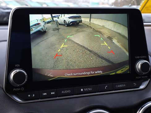 Used 2024 Nissan Sentra SV image 12