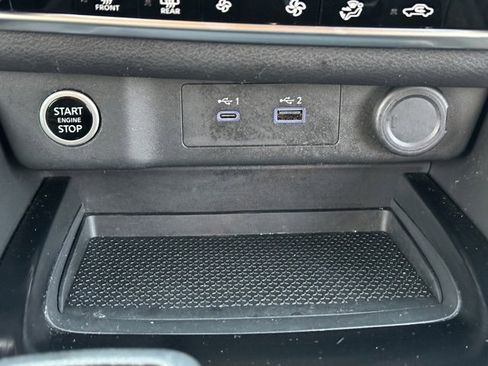 Used 2023 Nissan Rogue SV image 33