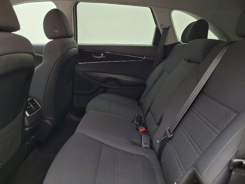 Used 2019 Kia Sorento AWD w/ LX Convenience Package image 18