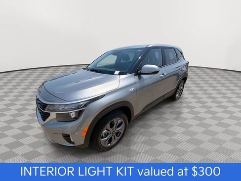 Certified 2024 Kia Seltos LX AWD/4WD image 4