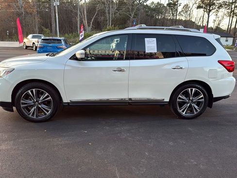 Used 2018 Nissan Pathfinder Platinum image 5