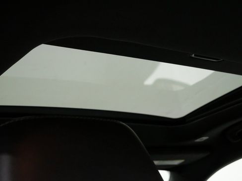 Used 2019 Dodge Charger SXT w/ Leather Interior Group image 4