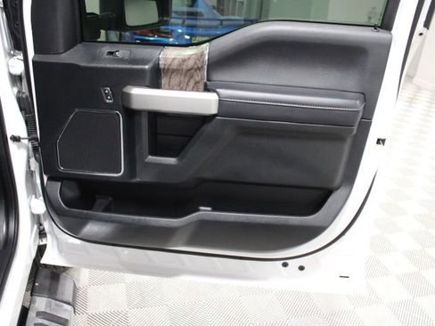 Used 2019 Ford F250 Lariat w/ Chrome Package image 22