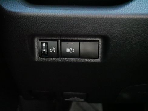 Certified 2025 Toyota RAV4 XLE AWD/4WD image 27