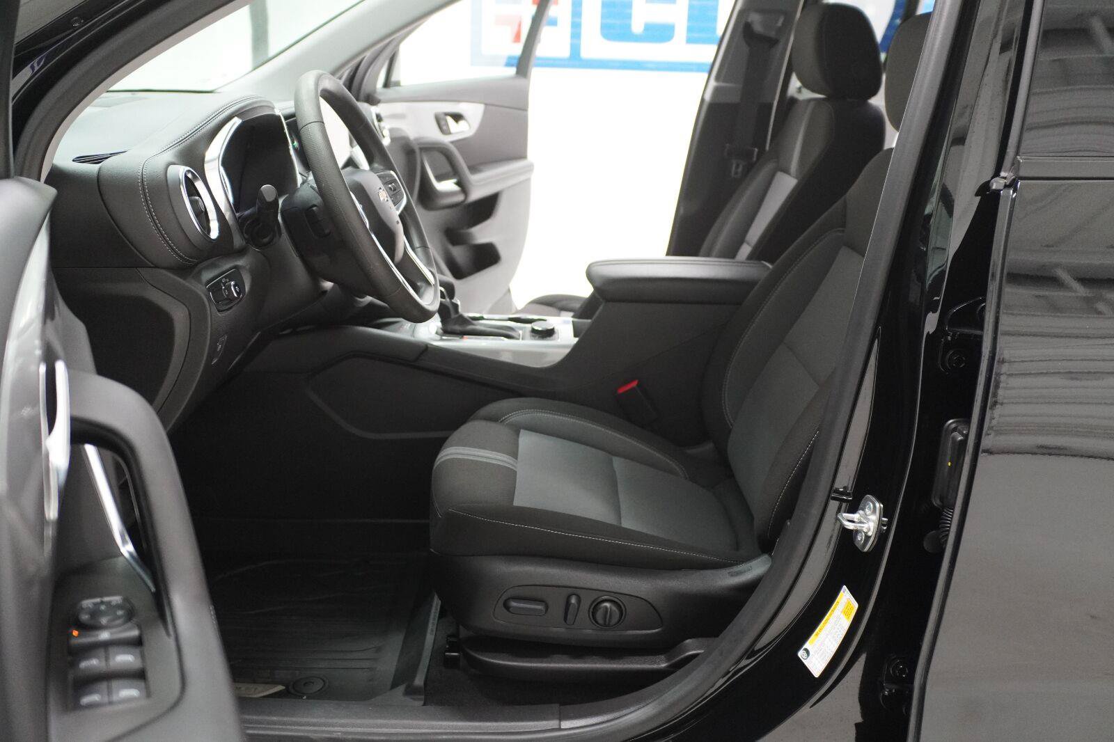 Used 2024 Chevrolet Blazer LT w/ Convenience Package FWD image 9