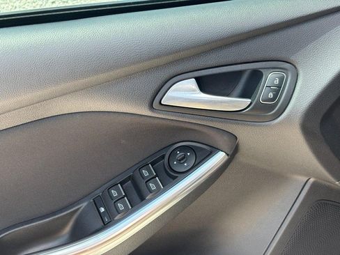 Used 2018 Ford Focus ST w/ Equipment Group 401A FWD image 18
